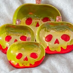 Disney Poison Apple Skull Measuring Cups Set Halloween Snow White Villains